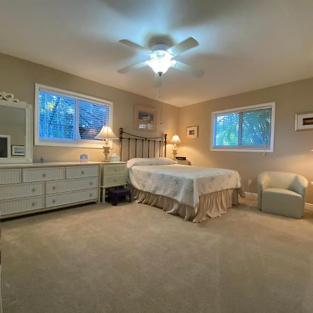 This Homestay Oasis Is The Cape'S Best Place To Stay Cape Coral Exterior photo
