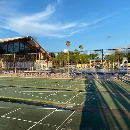 This Homestay Oasis Is The Cape'S Best Place To Stay Cape Coral Exterior photo