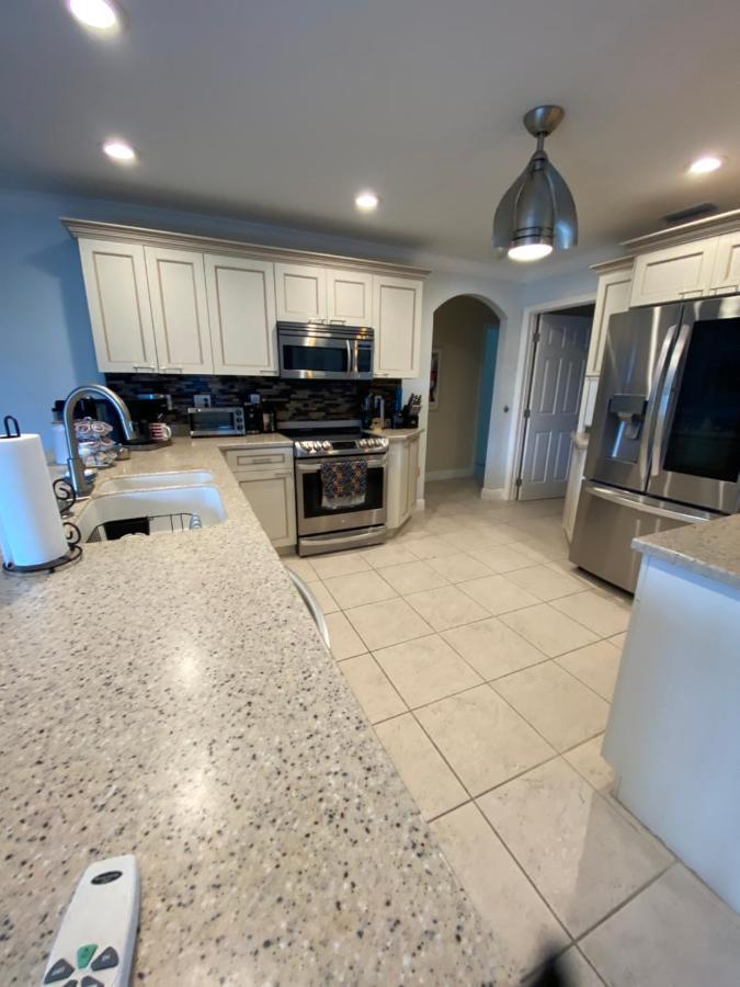 This Homestay Oasis Is The Cape'S Best Place To Stay Cape Coral Exterior photo